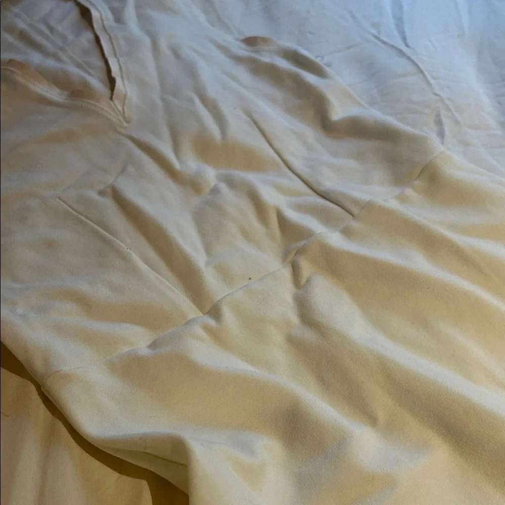 Zara Cream V-Neck Sleeveless Blouse - Picture 3 of 4